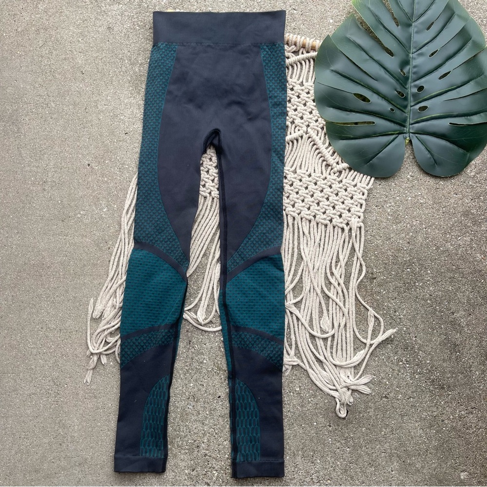 Lululemon Leggings Size 4 - All About That Base Tights View 2